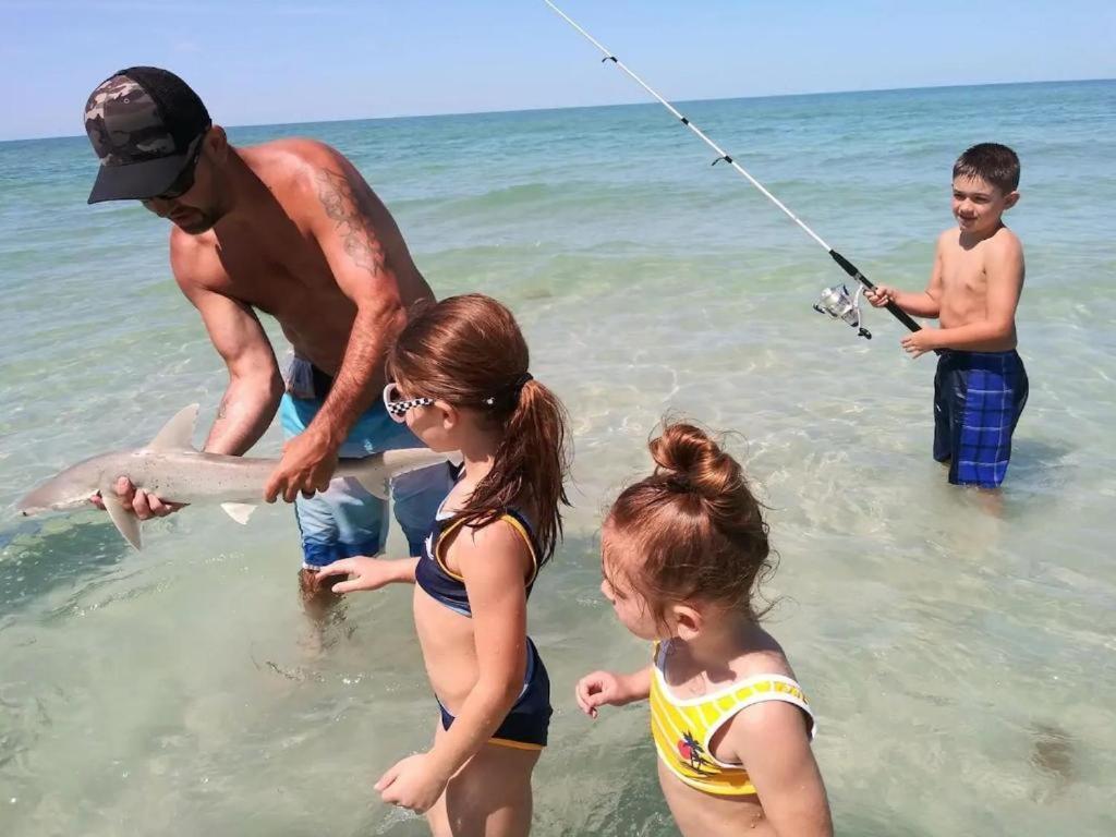 Welcome To The Best Beach Anywhere St. Pete Beach Exterior foto